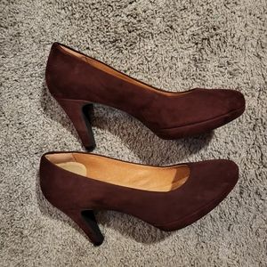 Plum suede Clark's Indigo heels